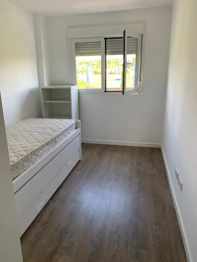 Habitación de Ático de alquiler en Córdoba con Aire acondicionado, Terraza y Trastero