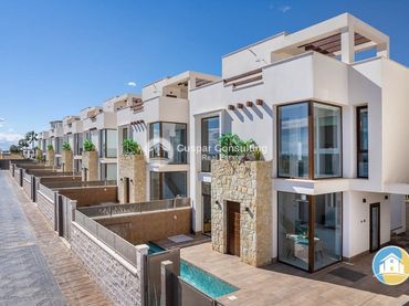 Villa con piscina in vendita a La Herrada