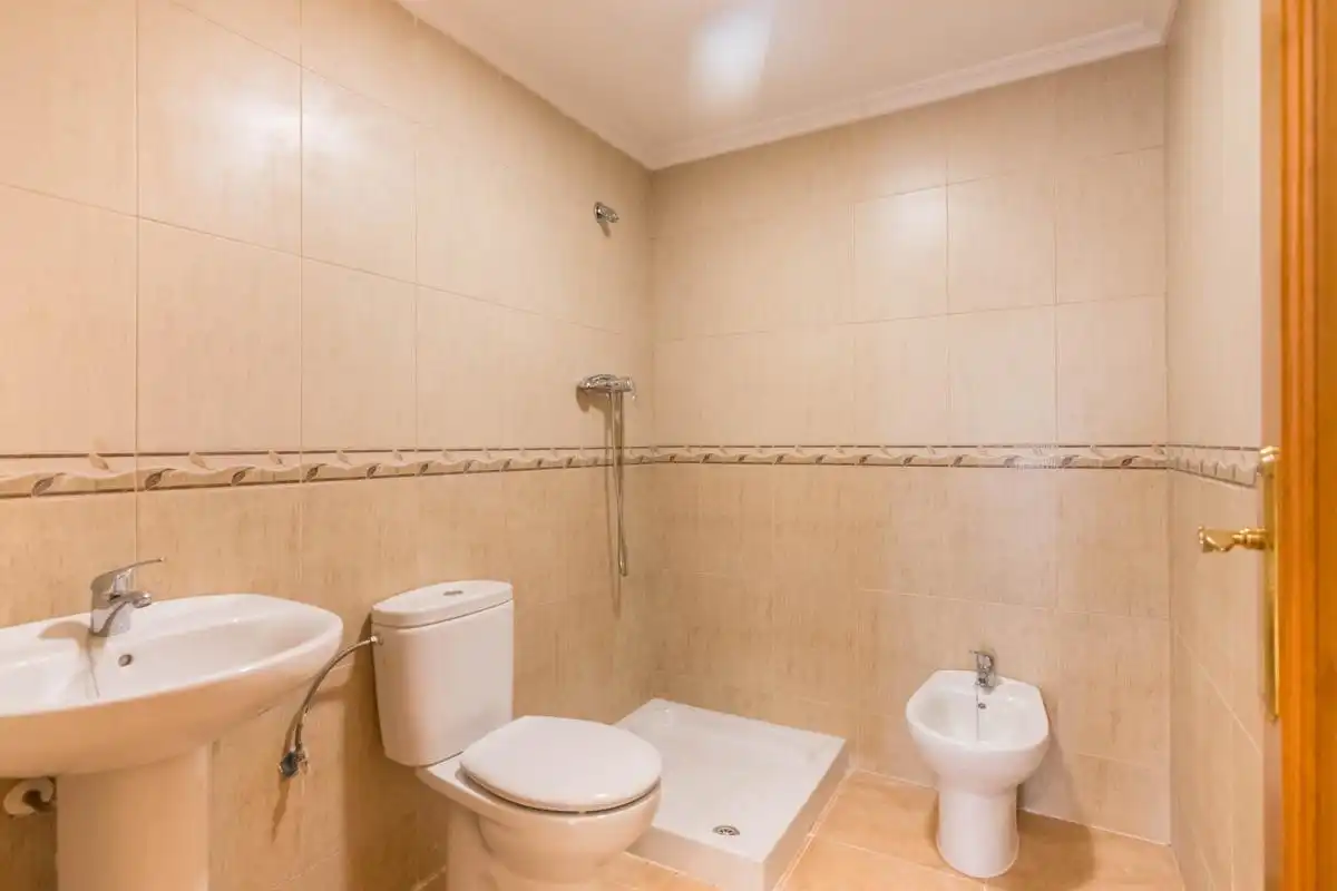 Baño de Piso en venta en Abanilla con Calefacción, Terraza y Balcón