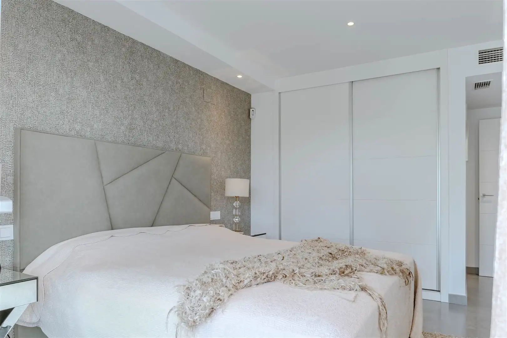 Dormitori de Apartament en venda en Estepona