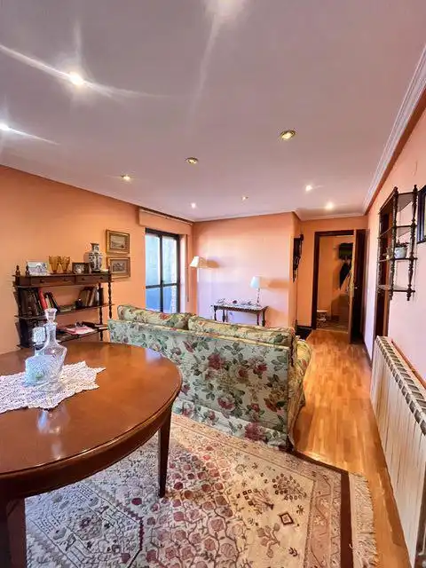 Sala d'estar de Àtic en venda en Gijón  amb Calefacció i Terrassa