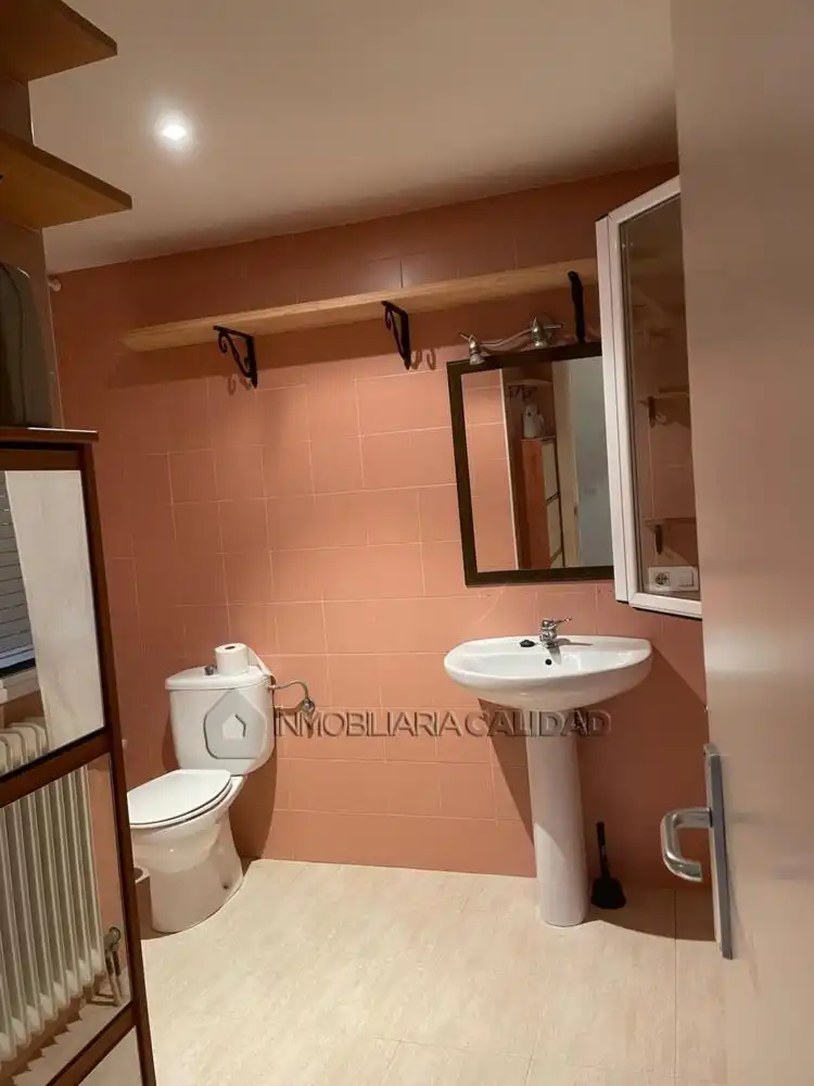 Bathroom of Flat for rent in Burgos  with Heating and Furnished