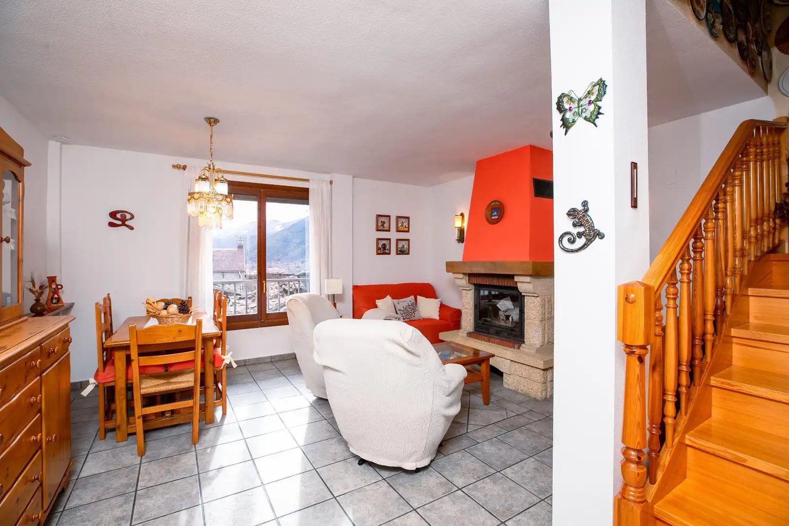 Sala de estar de Dúplex en venta en Biescas con Calefacción, Trastero y Amueblado