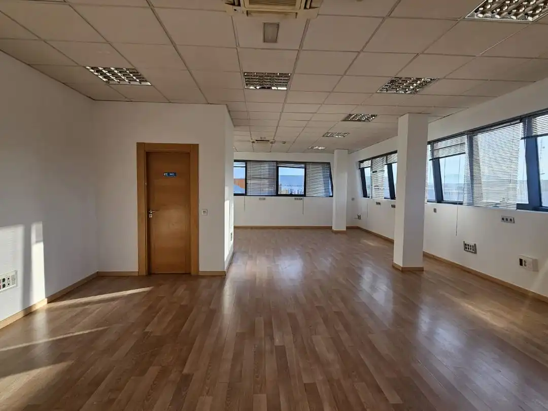 Oficina de lloguer en Peligros amb Aire condicionat, Calefacció i Terrassa