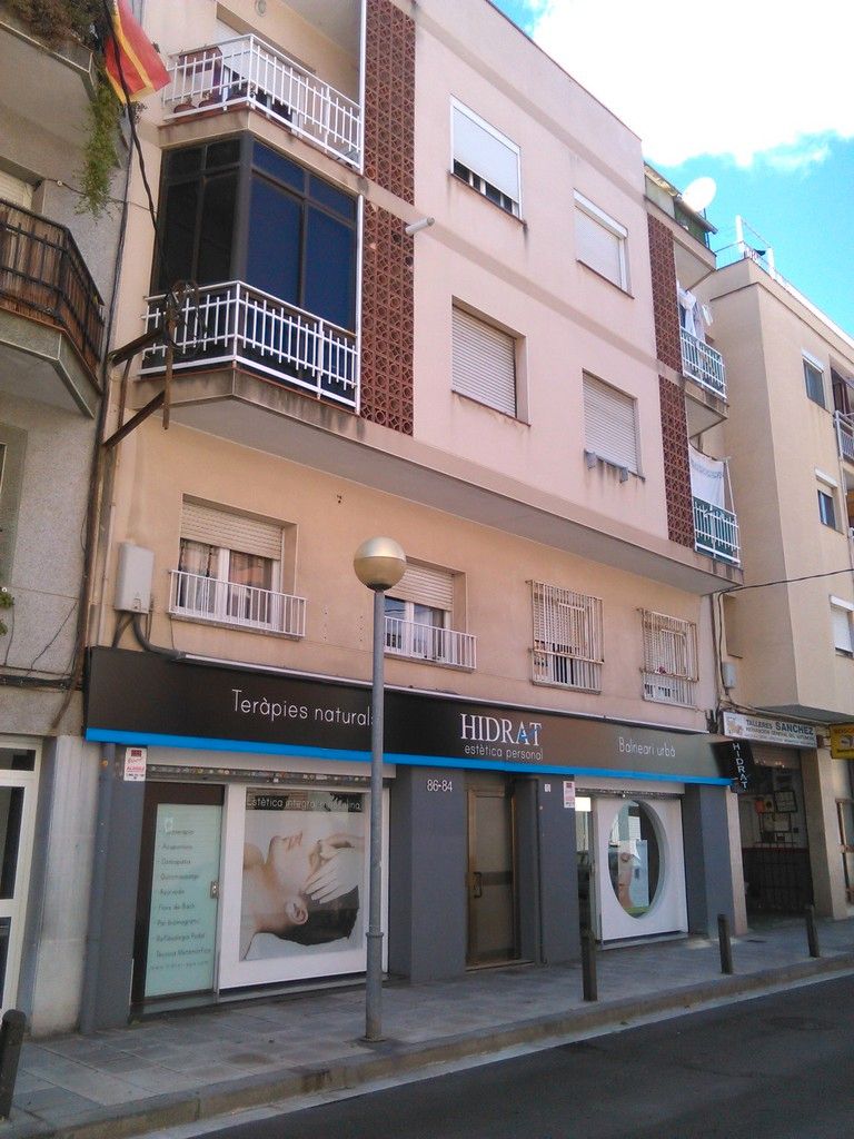 Vista exterior de Pis en venda en Cornellà de Llobregat