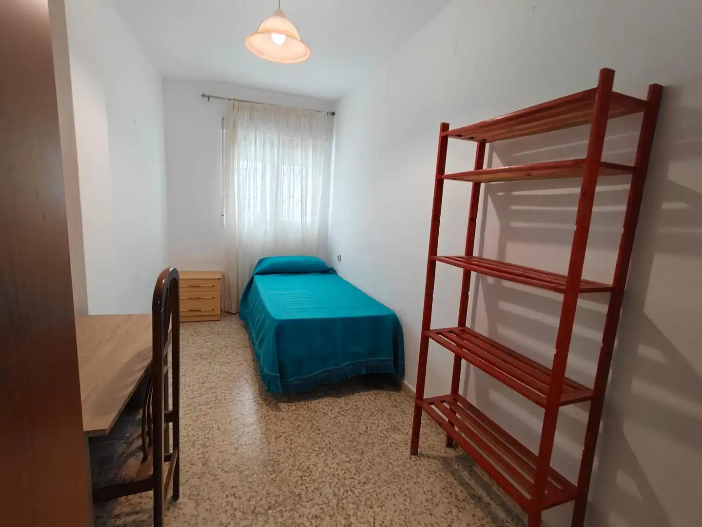 Schlafzimmer von Wohnung zur untervermieten in Granada mit Möbliert und Balkon