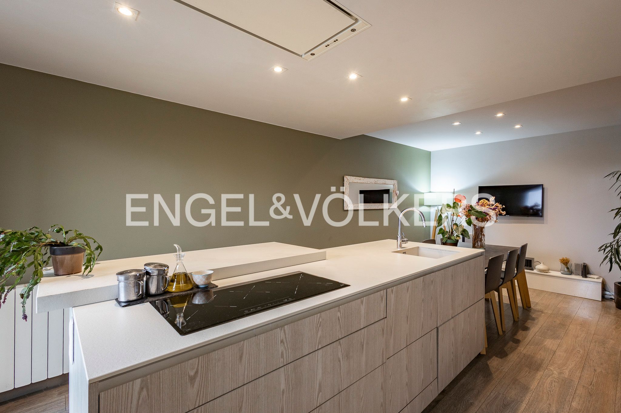 Cuina de Apartament en venda en Sant Joan Despí amb Calefacció, Parquet i Terrassa