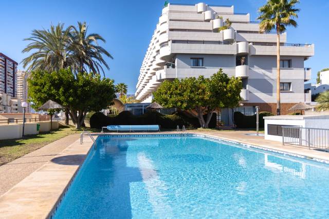 Apartamento en Venta en La Caleta - La Calalga -  Les Bassetes