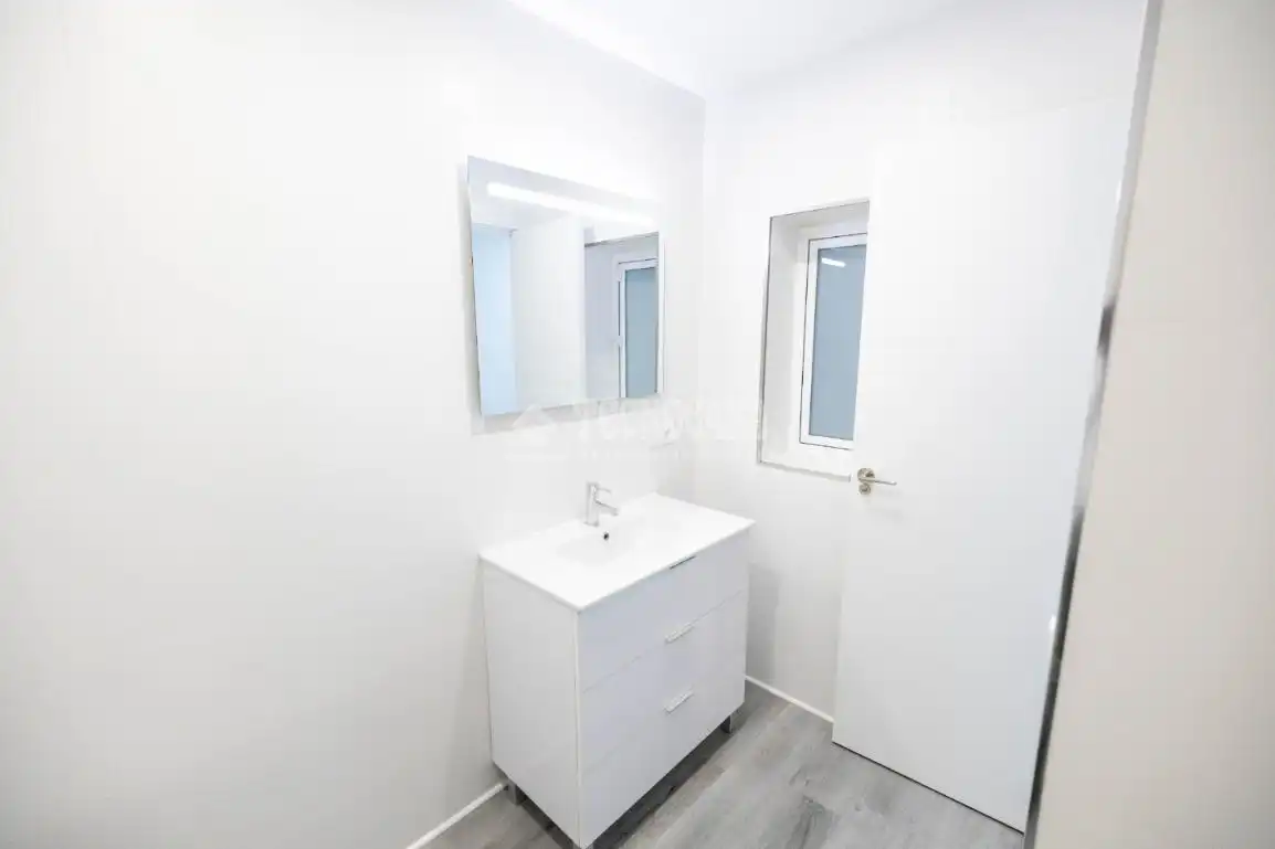Baño de Piso en venta en Telde con Alarma