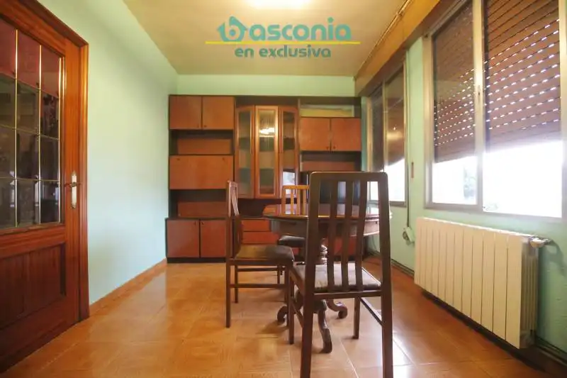 Comedor de Piso en venta en Galdakao con Calefacción y Amueblado