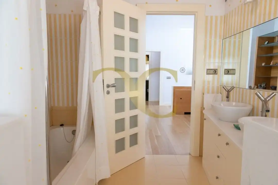 Baño de Casa o chalet en venta en Santa Cruz de Bezana con Aire acondicionado, Calefacción y Jardín privado