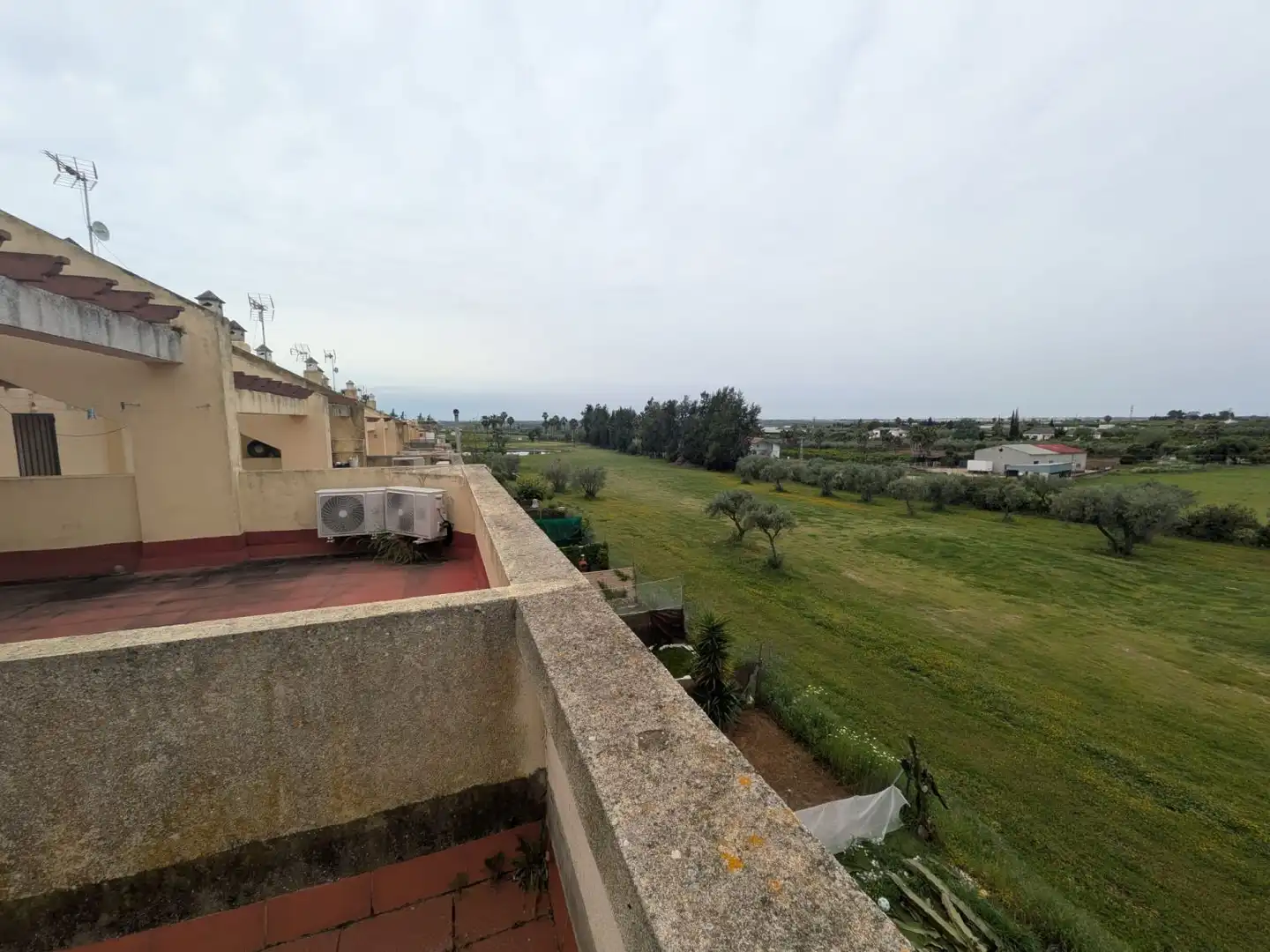 Casa adosada en venta en Aznalcázar con Aire acondicionado y Terraza