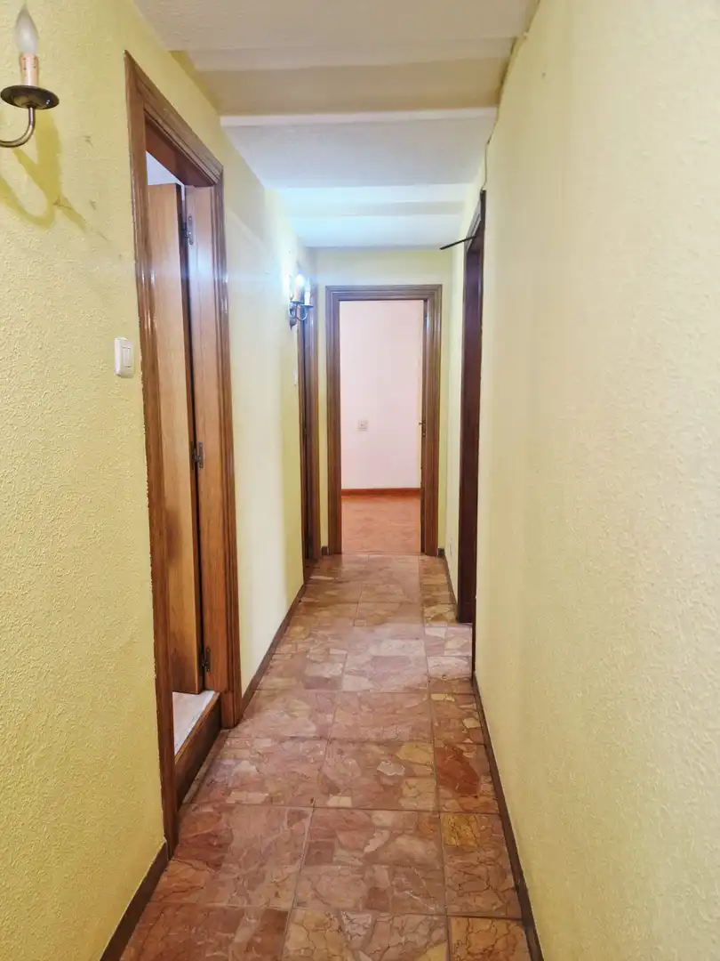 Piso en venta en Avilés con Parquet y Terraza