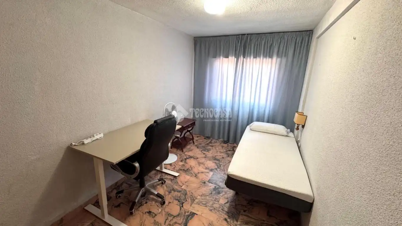 Bedroom of Flat for rent in Granada