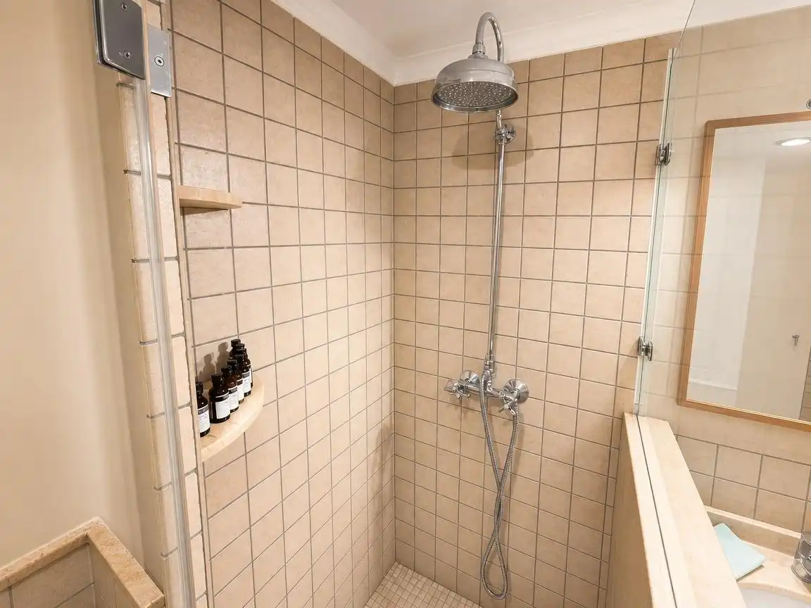 Badezimmer von Wohnung zur Miete in Alicante / Alacant mit Parkett und Möbliert
