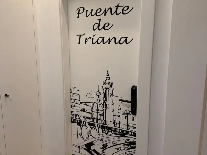 Außenansicht von Maisonette zum Verkauf in  Sevilla Capital mit Klimaanlage und Terrasse