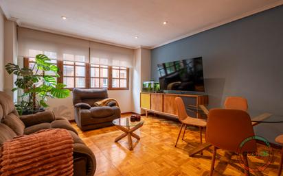 Sala d'estar de Pis en venda en Gijón  amb Calefacció i Parquet
