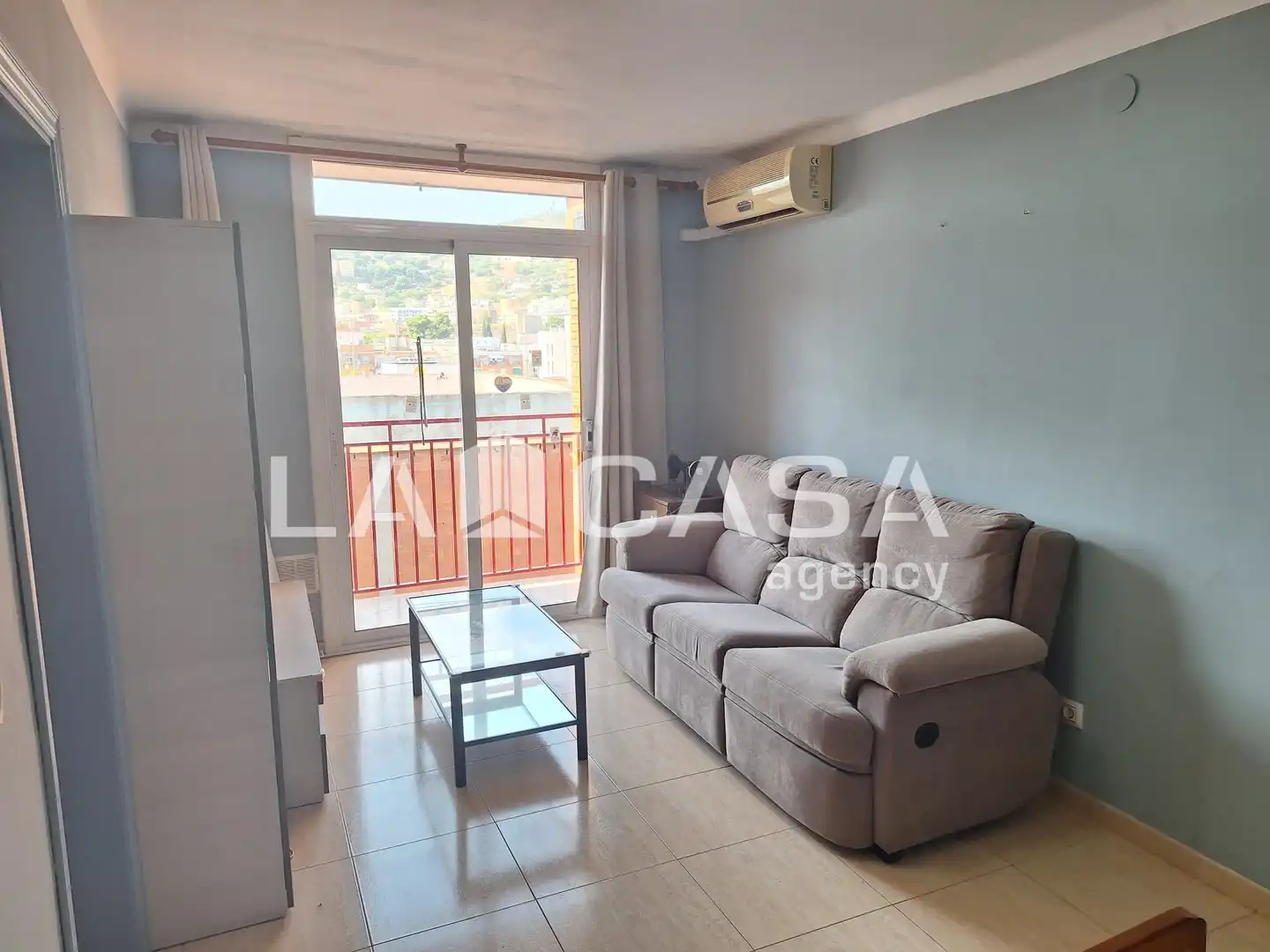 Living room of Attic for sale in Santa Coloma de Gramenet  with Balcony