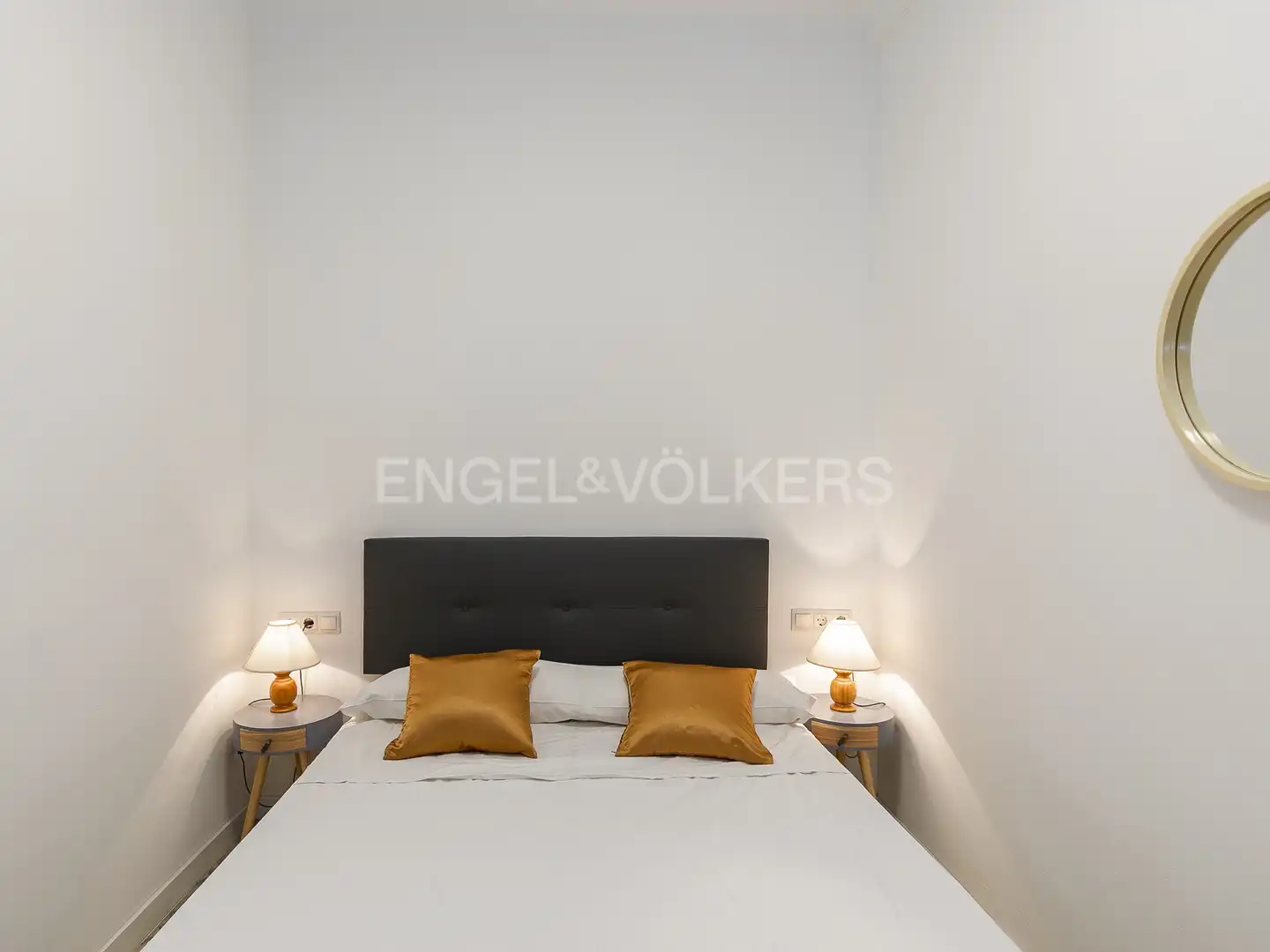 Bedroom of Flat for rent in Barcelona  with Air Conditioner, Heating and Parquet flooring