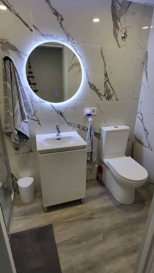 Bany de Planta baixa en venda en Valencia amb Aire condicionat, Piscina i Moblat