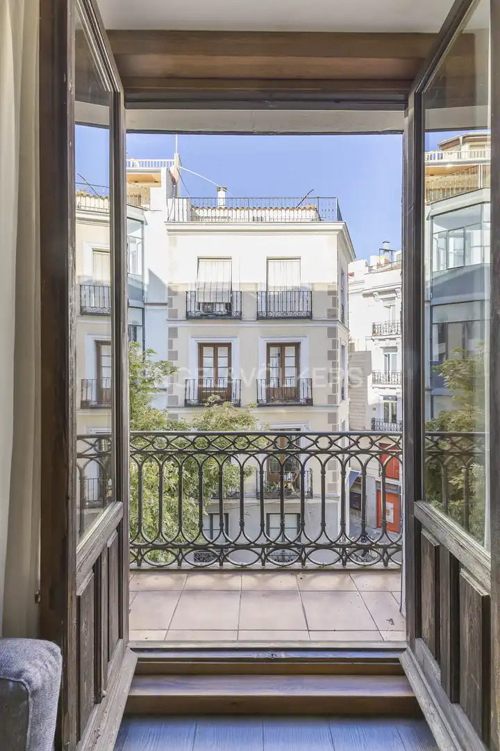 Exterior view of Flat for sale in Madrid  with Air Conditioner, Heating and Furnished