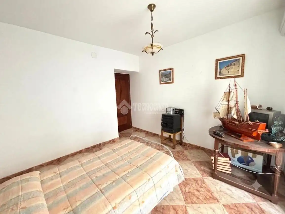 Bedroom of Houses for sale in Jódar  with Storage room and Balcony