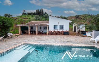 Vista exterior de Finca rústica en venda en Cártama amb Aire condicionat, Jardí privat i Terrassa