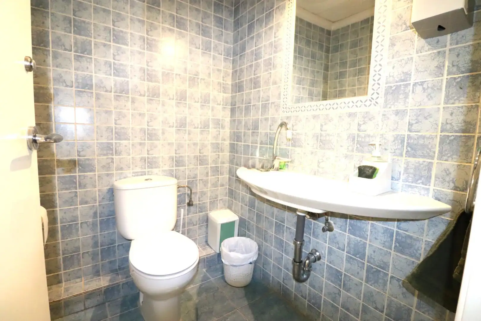 Bathroom of Office for rent in Elda  with Air Conditioner
