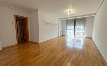 Living room of Flat for sale in Los Corrales de Buelna   with Heating, Terrace and Storage room