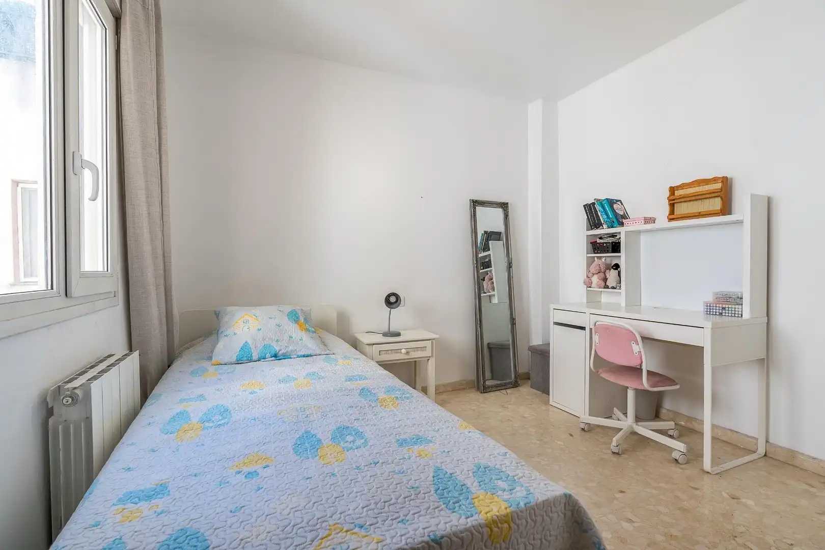 Habitación de Casa adosada en venta en Norte