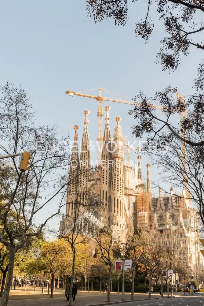 Vista exterior de Edifici en venda en Barcelona