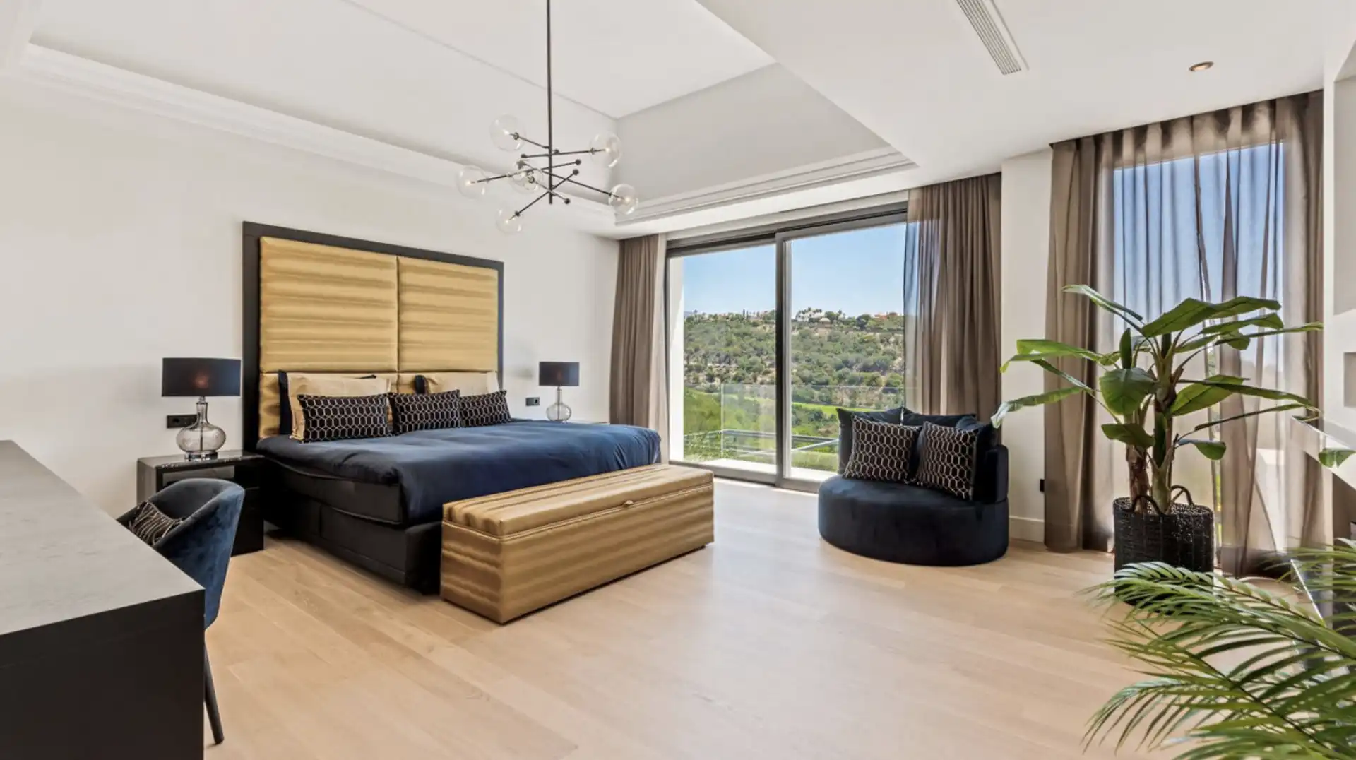 Chalet con piscina en venta en Benahavís pueblo, imagen 11