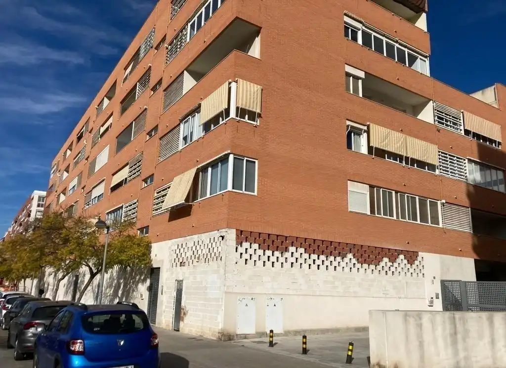 Vista exterior de Local en venta en Alicante / Alacant
