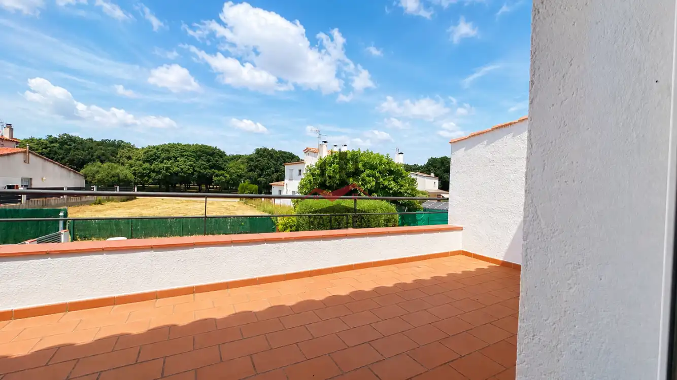Casa adosada en venda a Avinyonet de Puigventós