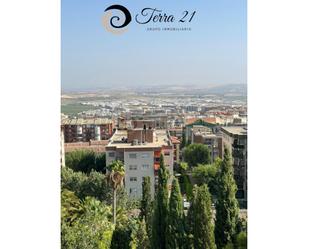 Vista exterior de Àtic en venda en  Jaén Capital amb Balcó