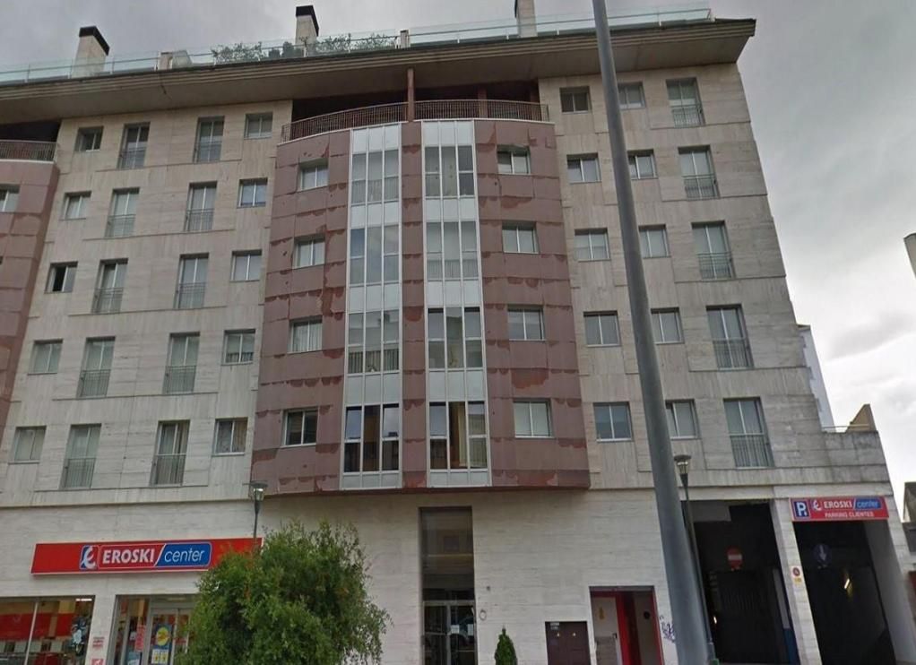 Exterior view of Garage for sale in Lugo Capital
