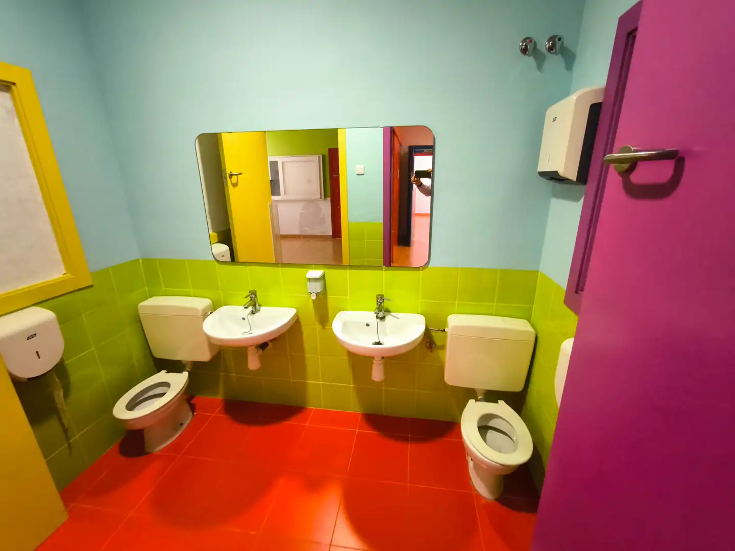 Badezimmer von Geschaftsraum zur Miete in Cartagena mit Klimaanlage, Heizung und Parkett