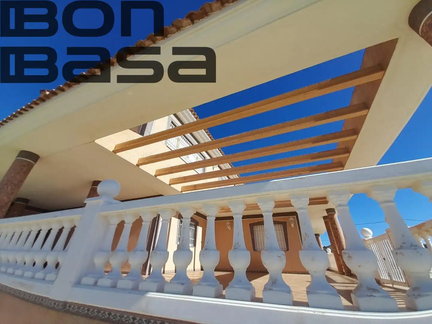 Terrassa de Casa o xalet en venda en Alicante / Alacant amb Aire condicionat, Jardí privat i Piscina