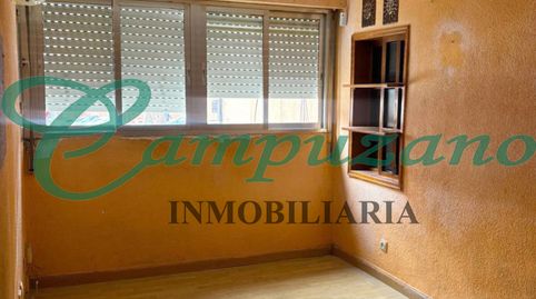 Foto 2 de Piso en venta en Avenida de Hellín, 36, Hellín, Madrid Capital