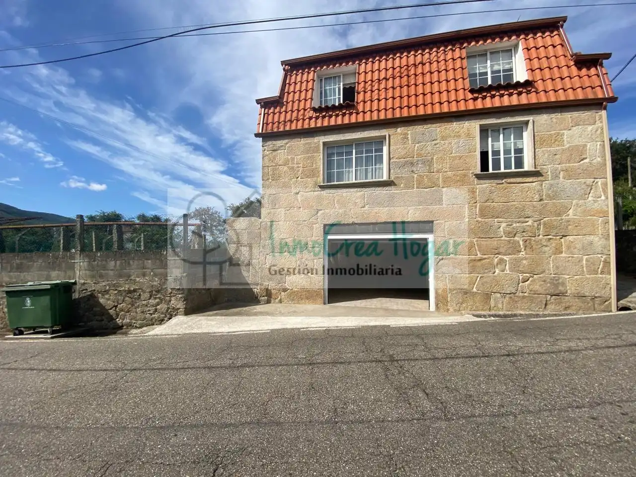 Vista exterior de Casa o xalet en venda en Vigo  amb Calefacció, Jardí privat i Terrassa