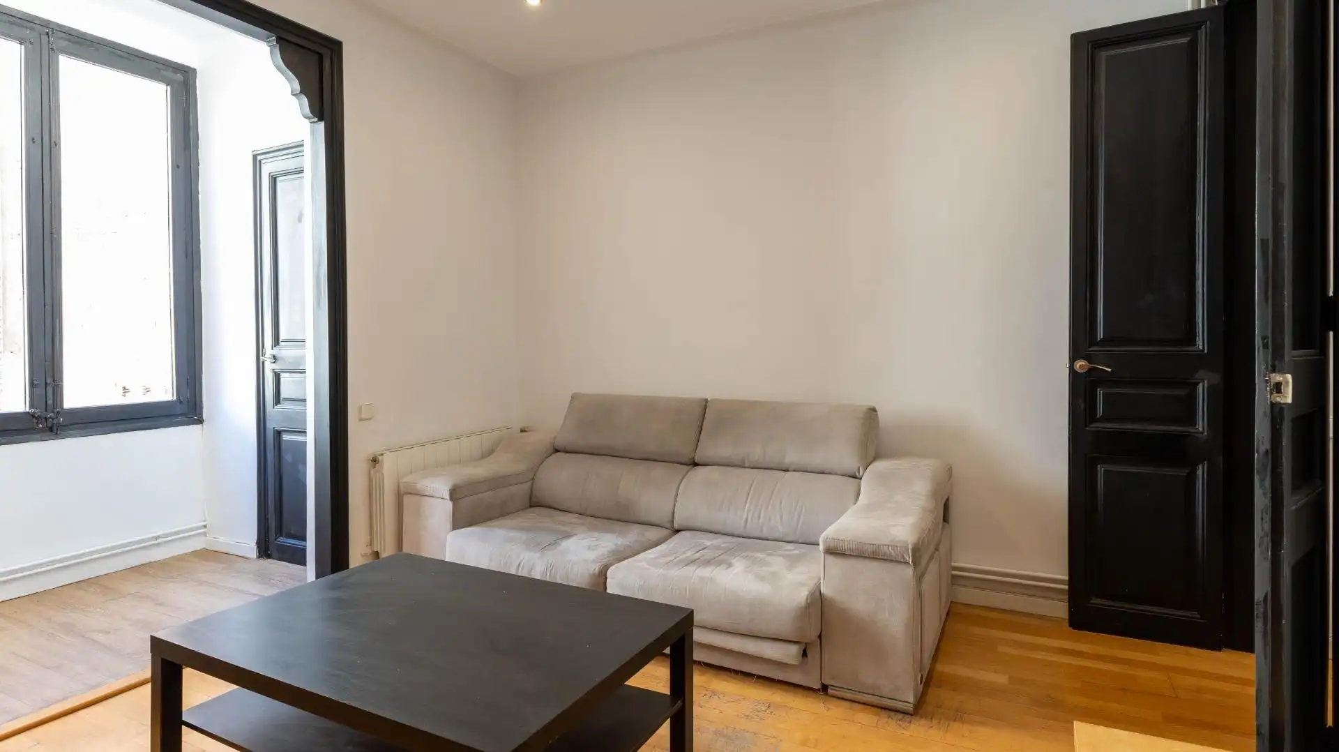 Wohnzimmer von Wohnung zum Verkauf in Barcelona mit Klimaanlage, Heizung und Parkett