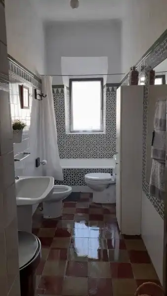 Badezimmer von Country house zum Verkauf in Lucena mit Terrasse