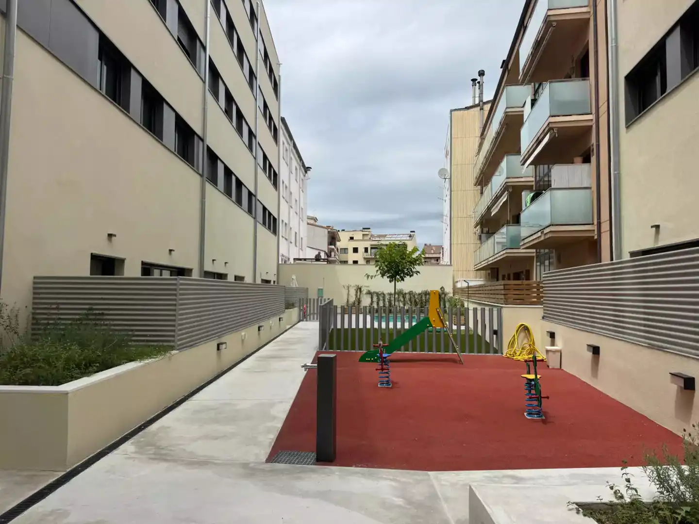 Aparcament de Pis de lloguer en Girona amb Aire condicionat, Calefacció i Parquet