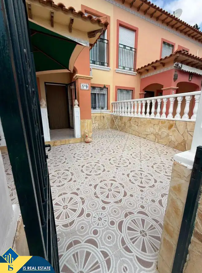 Casa con piscina en venta en Zona Carrefour - Urbanizaciones, imagen 5