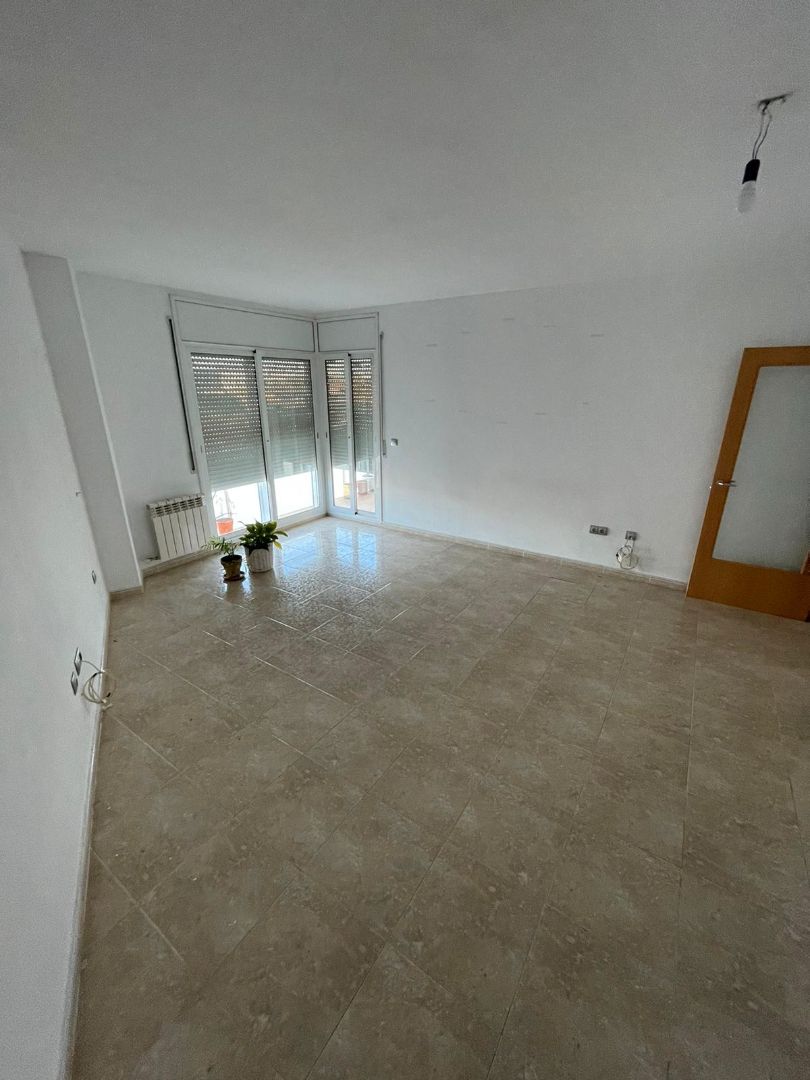 Pis de lloguer en Celrà amb Calefacció, Terrassa i Forn