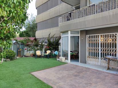 Vista exterior de Planta baixa en venda en Montgat amb Calefacció i Jardí privat