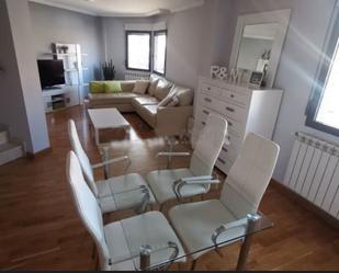 Sala d'estar de Casa adosada de lloguer en  Albacete Capital amb Aire condicionat, Calefacció i Parquet