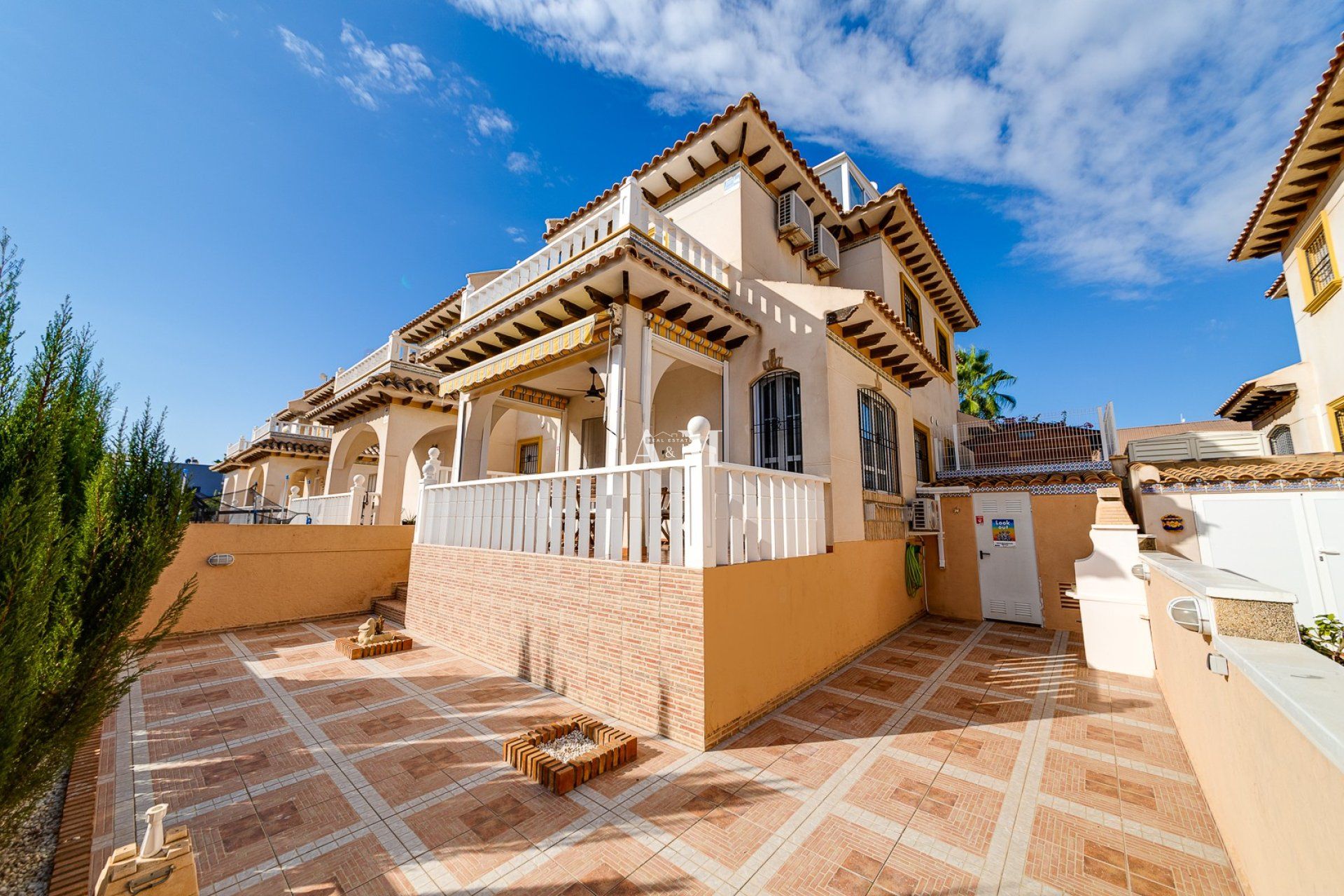 Exterior view of Single-family semi-detached to rent in Orihuela  with Air Conditioner, Heating and Private garden