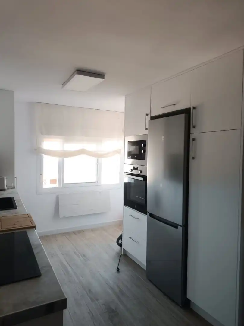 Cuina de Apartament de lloguer en Sotogrande amb Aire condicionat
