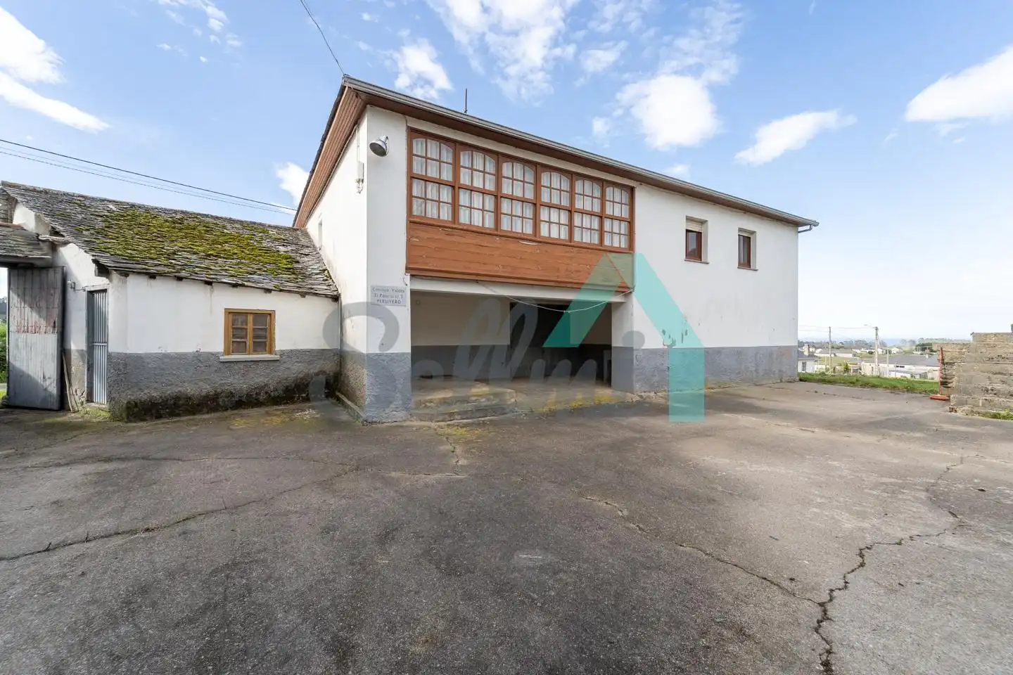 Exterior view of Houses for sale in Valdés - Luarca  with Private garden and Parquet flooring
